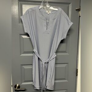 Vineyard Vines Performance pullover belted dress! EUC. tie belt . Blue/white LRG